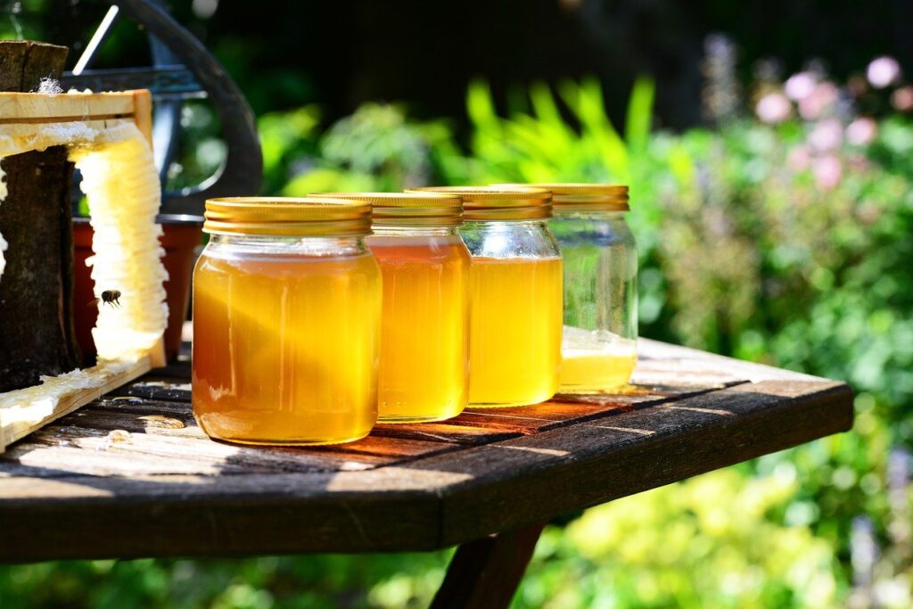 Read more about the article Nützliche Hilfsmittel für die Aufzucht von Bienen