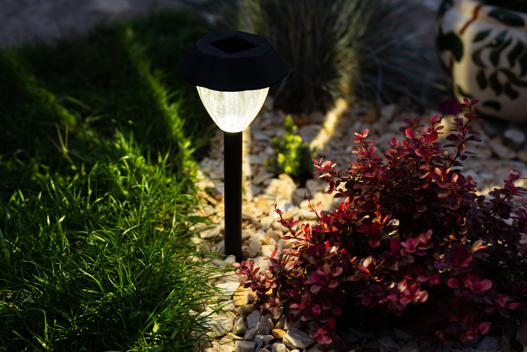 You are currently viewing Moderne Gartenbeleuchtung – Innovative Steuerung